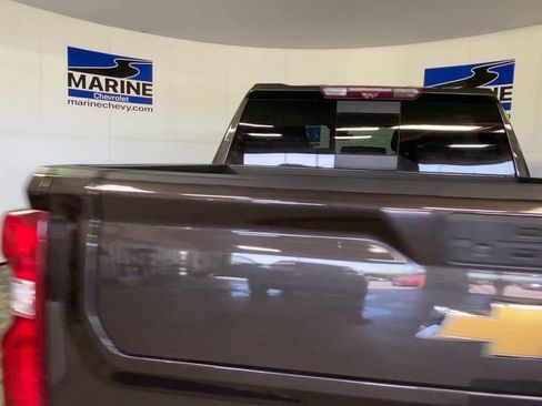 Used 2021 Chevrolet Silverado 1500 High Country w/ Technology Package AWD/4WD image 9