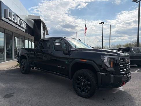 Used 2024 GMC Sierra 2500 AT4 AWD/4WD image 7