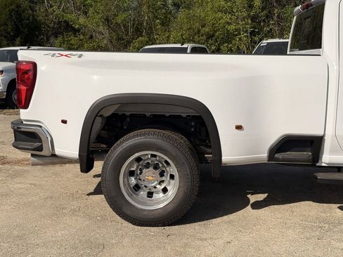 New 2026 Chevrolet Silverado 3500 LT w/ All Star Edition AWD/4WD image 8