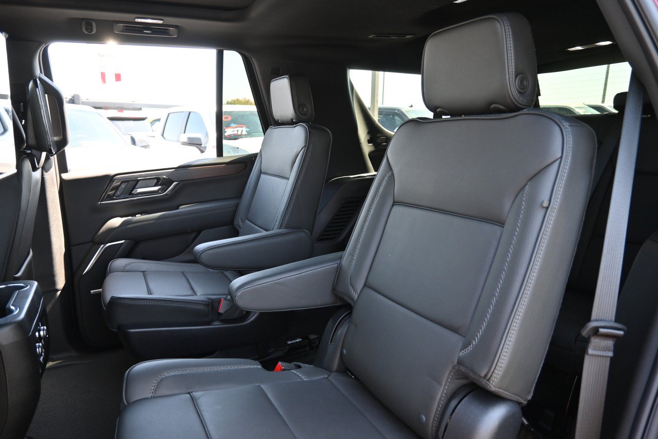 New 2026 GMC Yukon Denali w/ Denali Reserve Package AWD/4WD image 35