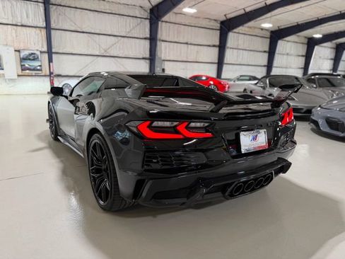 Used 2025 Chevrolet Corvette Z06 w/ Z07 Performance Package RWD image 92