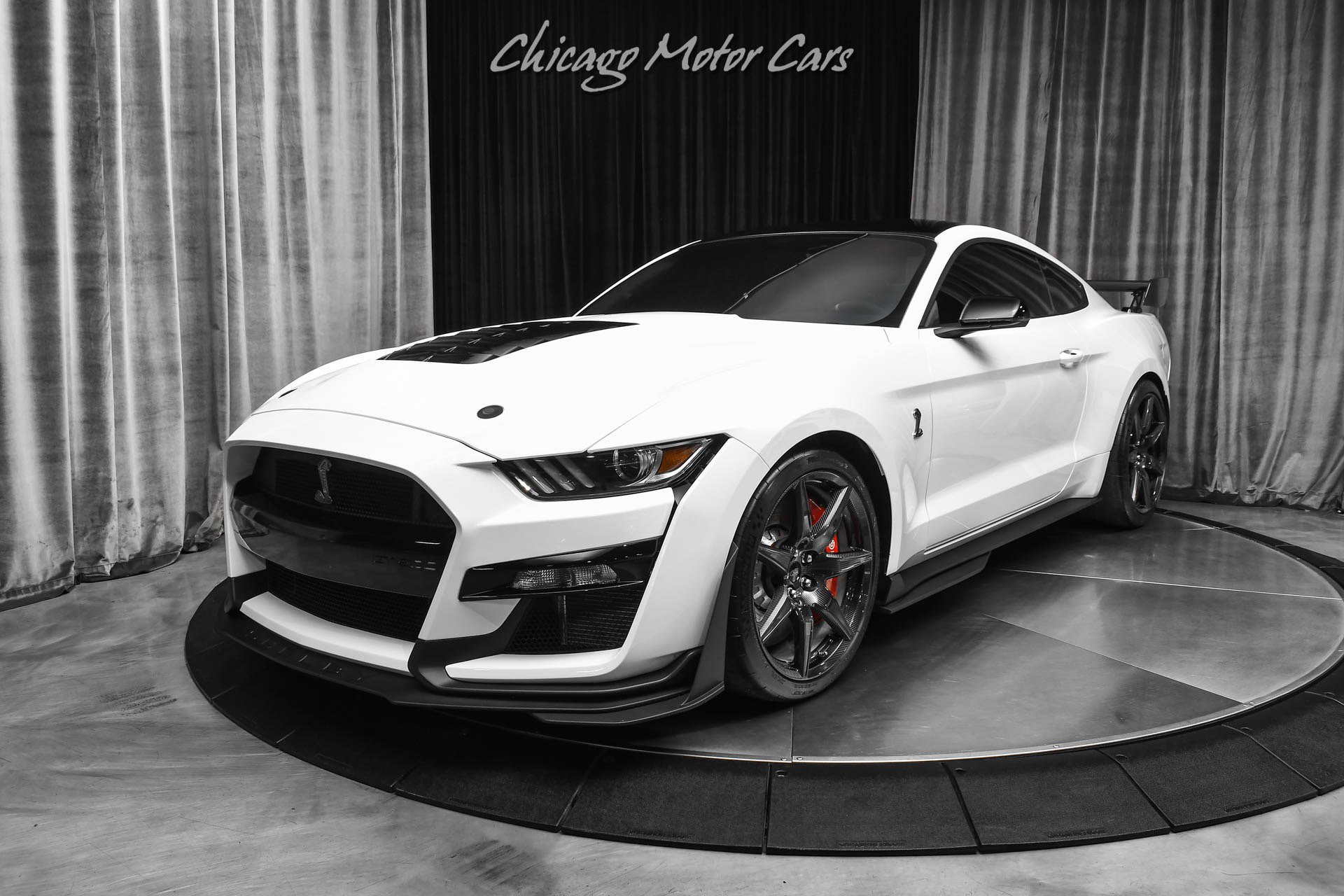 Used 2022 Ford Mustang Shelby GT500 w/ Carbon Fiber Track Pack RWD image 1