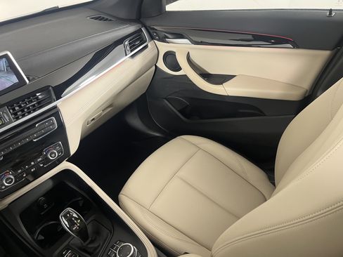 Used 2021 BMW X1 xDrive28i w/ Convenience Package image 11