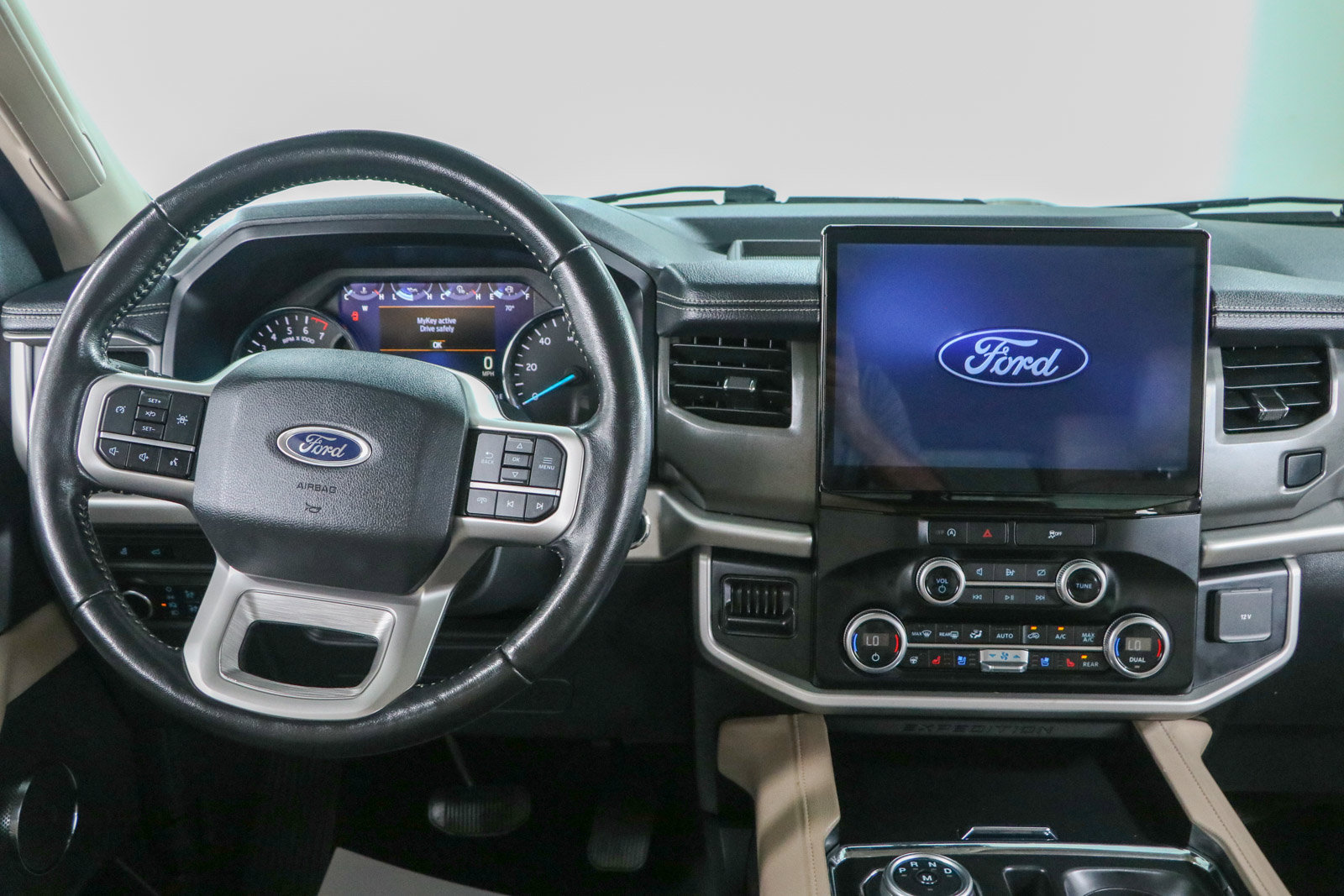 Used 2024 Ford Expedition XLT RWD image 18