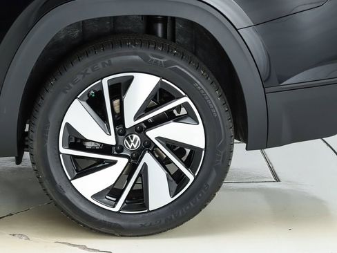 New 2026 Volkswagen Atlas SE image 45