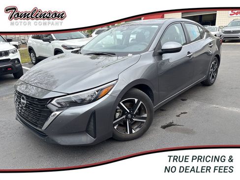 Used 2025 Nissan Sentra SV image 1