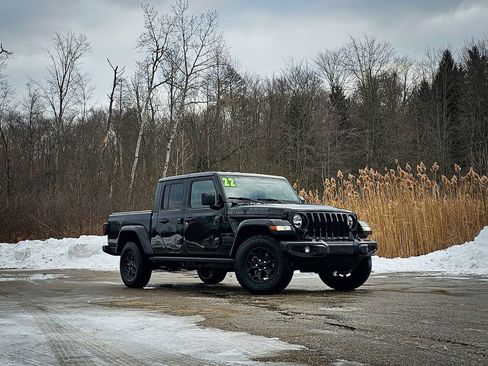 Certified 2022 Jeep Gladiator Willys image 2