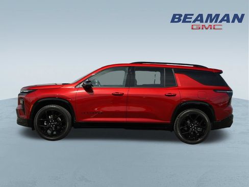 Used 2025 Chevrolet Traverse RS AWD/4WD image 4