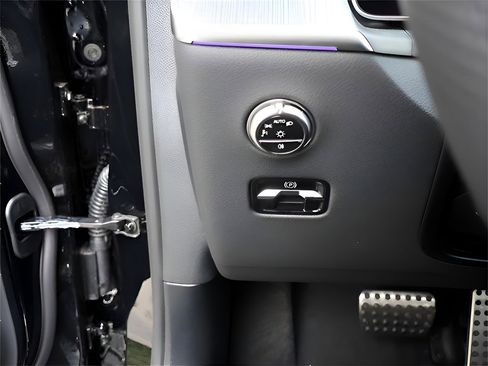 Certified 2025 Mercedes-Benz GLC 43 AMG GLC 43 AMG image 86