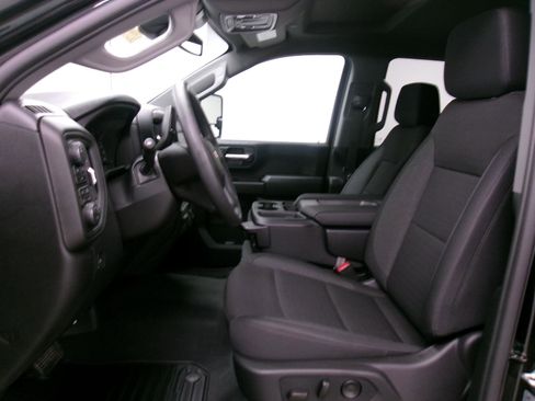 Used 2026 Chevrolet Silverado 2500 Custom w/ Custom Value Package AWD/4WD image 8