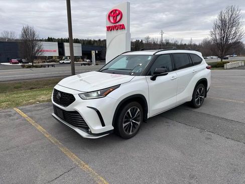 Used 2022 Toyota Highlander XSE image 7
