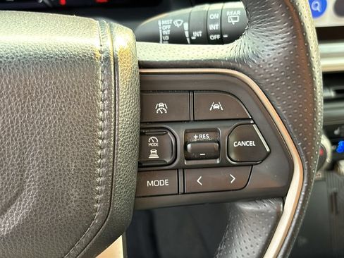 Used 2025 Toyota 4Runner TRD Off-Road Premium w/ Tow Technology Package AWD/4WD image 19