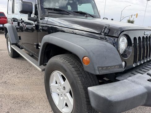 Used 2017 Jeep Wrangler Unlimited Sport w/ Quick Order Package 24S AWD/4WD image 13