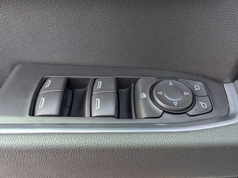 Used 2025 GMC Sierra 1500 Elevation AWD/4WD image 8