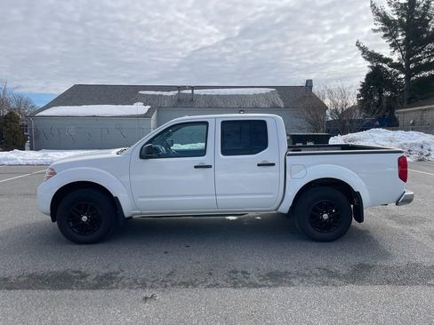 Used 2014 Nissan Frontier SV w/ SV Value Truck Package image 9