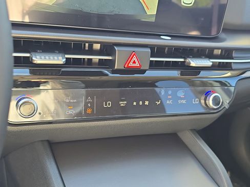 New 2026 Kia Sportage EX image 26