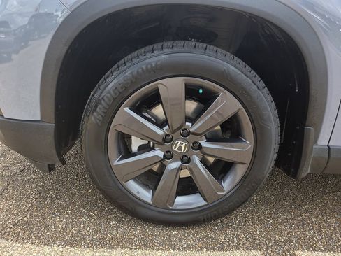 Used 2025 Honda Pilot Sport image 23