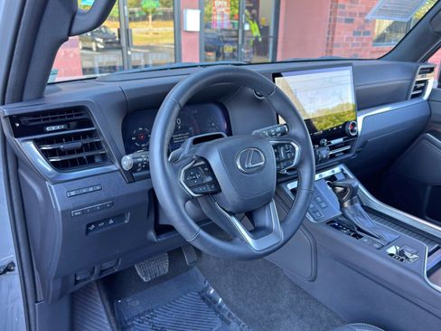 Used 2024 Lexus GX 550 w/ Cold Area Package image 14