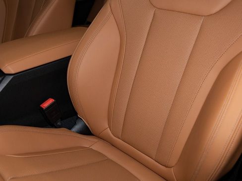 Used 2025 BMW 330i xDrive Sedan w/ Premium Package image 17