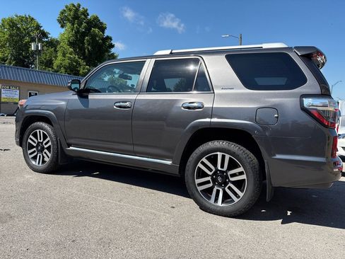 Used 2017 Toyota 4Runner Limited AWD/4WD image 4