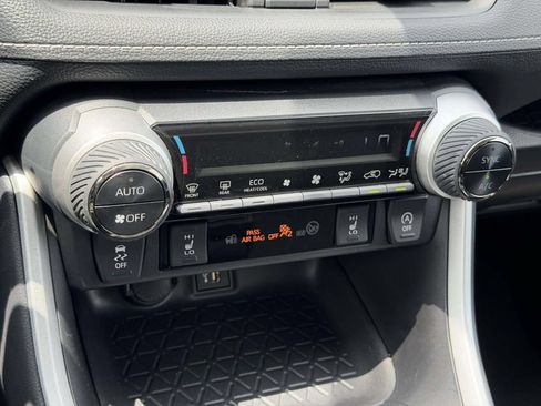 Certified 2025 Toyota RAV4 XLE w/ Convenience Package AWD/4WD image 5