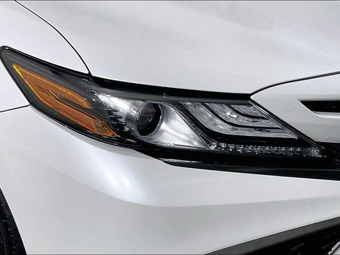 Used 2021 Toyota Camry XSE FWD image 40