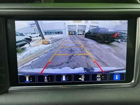 Used 2021 GMC Yukon XL Denali w/ Advanced Technology Package image 25