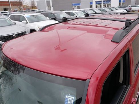 Used 2010 Jeep Commander Sport image 11