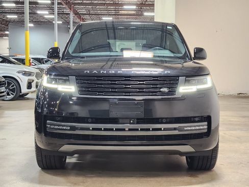 Used 2024 Land Rover Range Rover SE AWD/4WD image 2