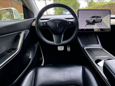 Used 2022 Tesla Model Y Performance AWD/4WD image 7