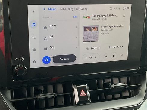 Used 2025 Toyota Corolla LE image 30