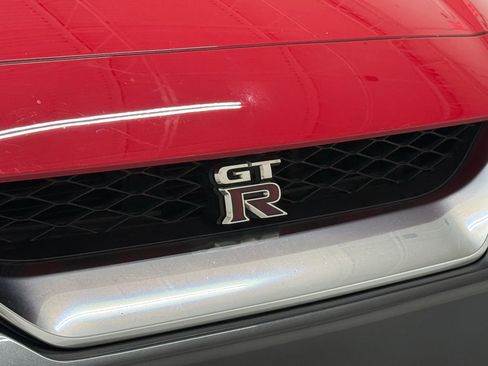 Used 2019 Nissan GT-R Premium w/ Premium Interior Package image 39
