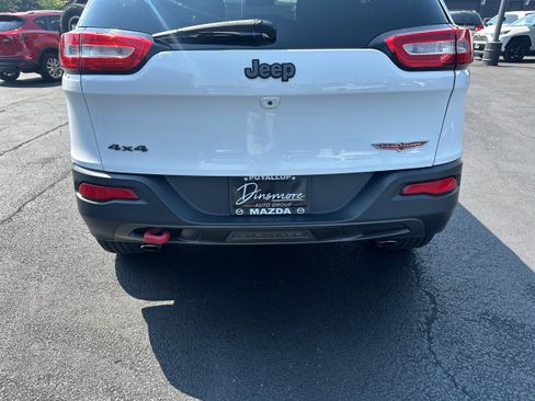 Used 2017 Jeep Cherokee Trailhawk AWD/4WD image 24