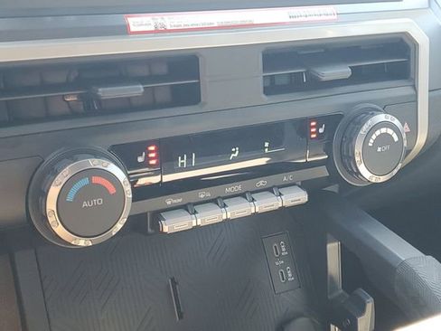 Used 2025 Toyota Tacoma TRD Off-Road image 23