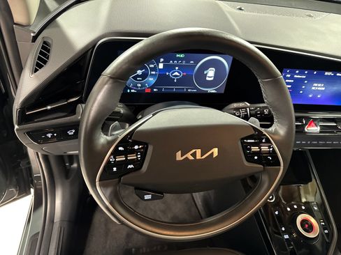 Certified 2023 Kia Niro Wind w/ Wind Preserve Package FWD image 25