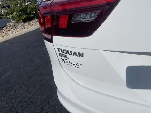 Used 2018 Volkswagen Tiguan SEL AWD/4WD image 7