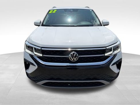 Used 2022 Volkswagen Taos SEL AWD/4WD image 2