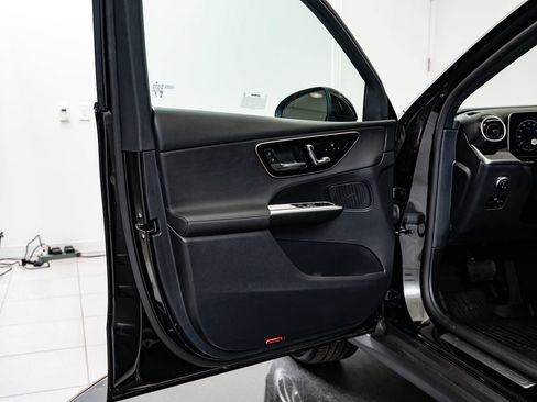 Certified 2025 Mercedes-Benz GLC 300 4MATIC image 27