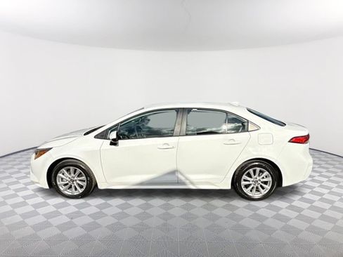 Used 2023 Toyota Corolla LE w/ LE Convenience Package image 11