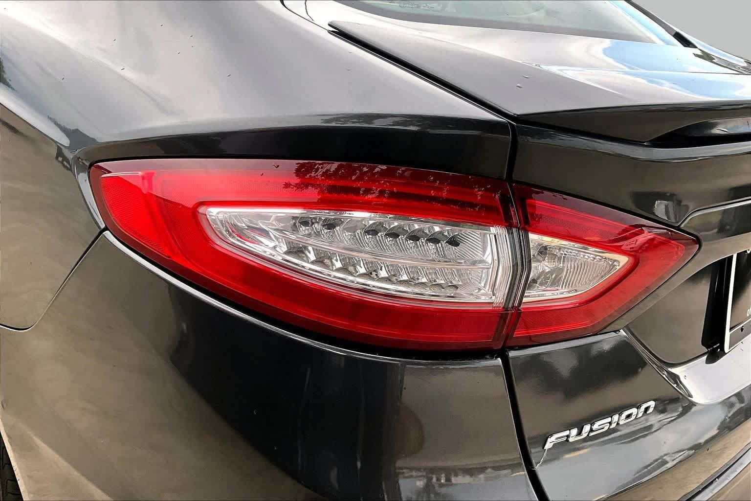 Used 2015 Ford Fusion Titanium FWD image 28