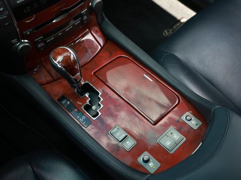 Used 2008 Lexus LS 460 RWD image 40