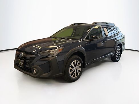 Used 2025 Subaru Outback Premium w/ Popular Package #1 AWD/4WD image 3