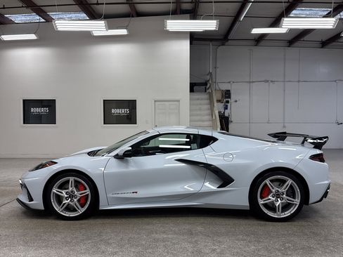 Used 2024 Chevrolet Corvette Stingray Premium Cpe w/ Z51 Performance Package image 19