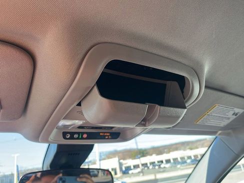 Used 2023 Chevrolet Equinox LT image 40