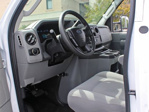 Used 2024 Ford E-450 and Econoline 450 Super Duty w/ Power Windows & Locks Group image 20