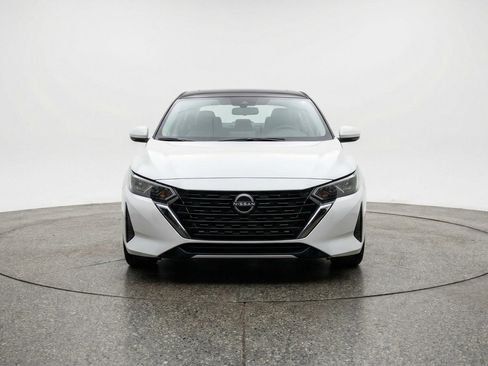 Used 2025 Nissan Sentra SV image 2