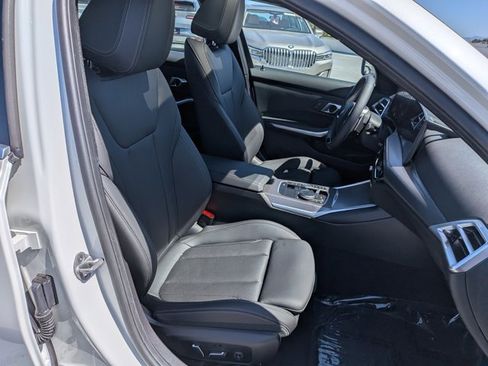 Used 2025 BMW 330i Sedan w/ Convenience Package RWD image 23