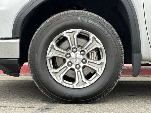 Used 2022 GMC Sierra 1500 SLT image 35