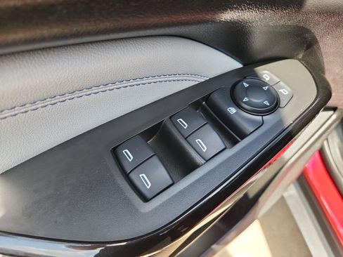 Used 2024 Chevrolet Trax LT w/ LT Convenience Package FWD image 23