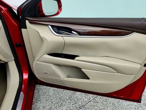 Used 2013 Cadillac XTS Luxury FWD image 26